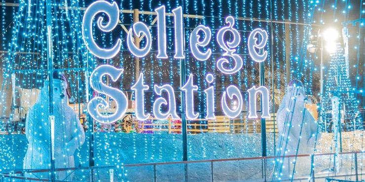 College_Station_Sign_Ice_Skating_9fcc1324-b8cc-47e8-b36e-f4d7a6d3fb61.jpg